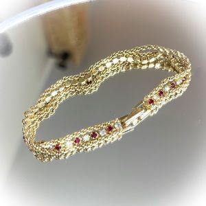💕Beautiful Vintage Bracelet Goldtone with clear and red rhinestones💕